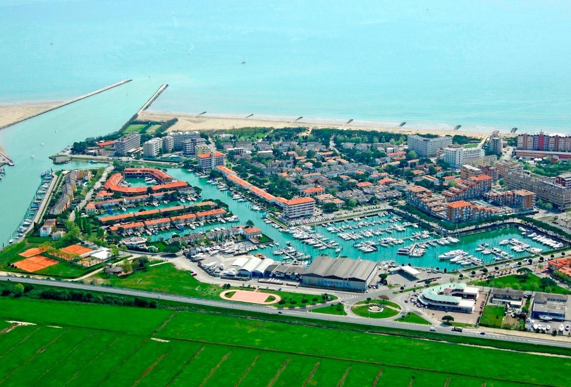 Spacious House For 6 With Pool And Garden Porto Santa Margherita di Caorle Exterior foto